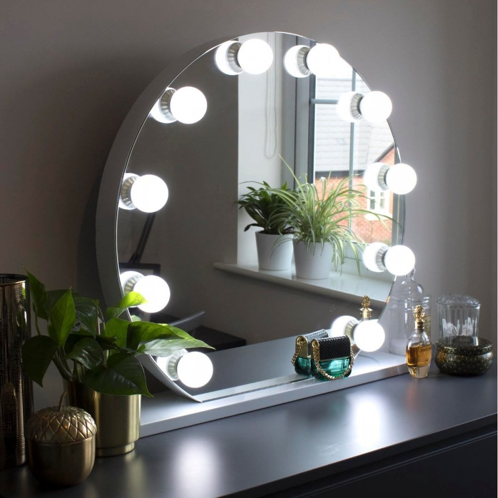 Round Hollywood Vanity Mirror with Lights
